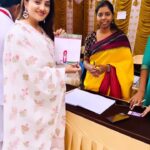 Karunya Ram Instagram - Be an organ donor. life is a gift. Pass it on 🩵💐🎉🧿 : : #karunyaram #milkybeautykarunyaram #socialworker #actress #heroine #samskartrust #dogood #bekind Kims Hospital, K.R. Road,