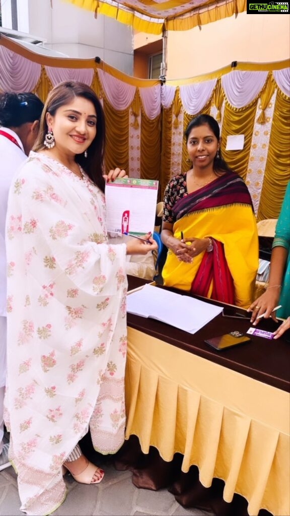 Karunya Ram Instagram - Be an organ donor. life is a gift. Pass it on 🩵💐🎉🧿 : : #karunyaram #milkybeautykarunyaram #socialworker #actress #heroine #samskartrust #dogood #bekind Kims Hospital, K.R. Road,