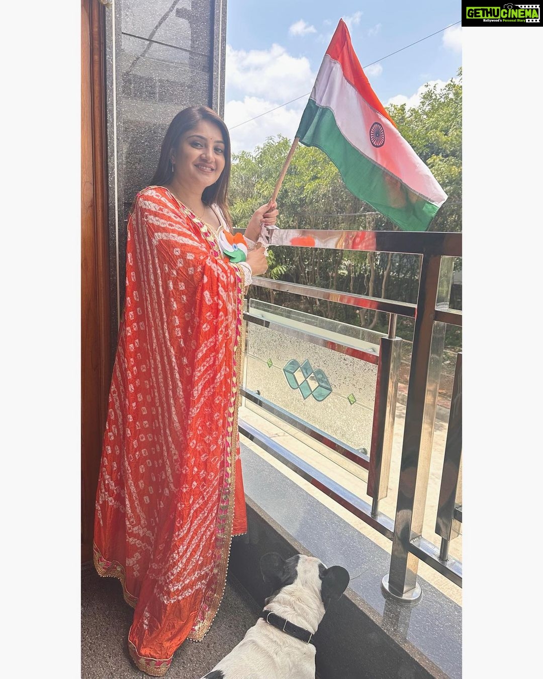 Karunya Ram Instagram - Happy 77th Independence Day 🇮🇳🙏🏻💐 #harghartiranga #independenceday #77independenceday Raja Rajeshwari Nagar, Bangalore South