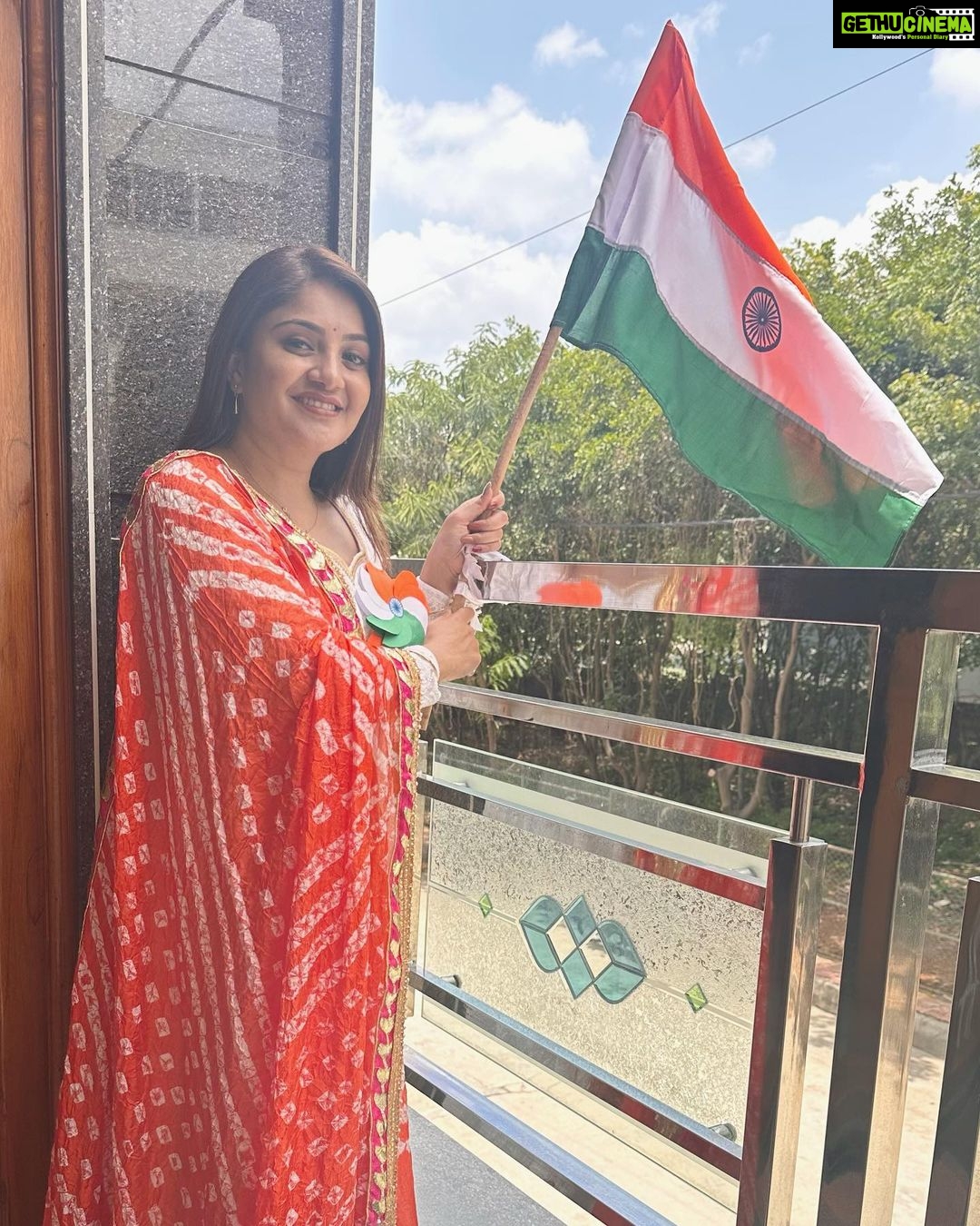 Karunya Ram Instagram - Happy 77th Independence Day 🇮🇳🙏🏻💐 #harghartiranga #independenceday #77independenceday Raja Rajeshwari Nagar, Bangalore South