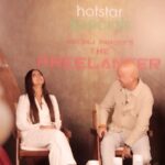 Kashmira Pardesi Instagram - No scripts, just quips with the best 🎤🎬 #thefreelancer @anupampkher @merainna @bhav.dhulia @disneyplushotstar @fridaystorytellers Shot by : @karanhenry Edited by : @wizardingmedia_ MUA : @sandybeauti Hair stylist: @makeoversbyjacqueline Managed by : @wizardingmedia_