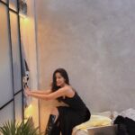 Kashmira Pardesi Instagram - Friday babe are you here?