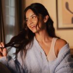Kashmira Pardesi Instagram - 🤍 Shot by : @kalyaam_2.0 Styling : @jasjeet01_ Styling assistant : @dhritisoonderji HMU : @mohinidharne Managed by : @wizardingmedia_