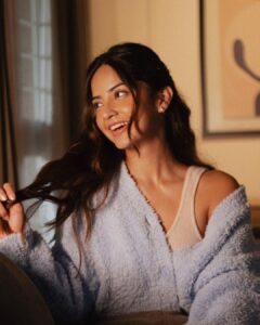 Kashmira Pardesi Instagram - 🤍
Shot by : @kalyaam_2.0
Styling : @jasjeet01_
Styling assistant : @dhritisoonderji 
HMU : @mohinidharne 
Managed by : @wizardingmedia_