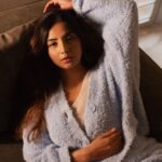 Kashmira Pardesi Instagram - Hey July☕️ Shot by : @kalyaam_2.0 Styling : @jasjeet01_ Styling assistant : @dhritisoonderji HMU : @mohinidharne Managed by : @wizardingmedia_