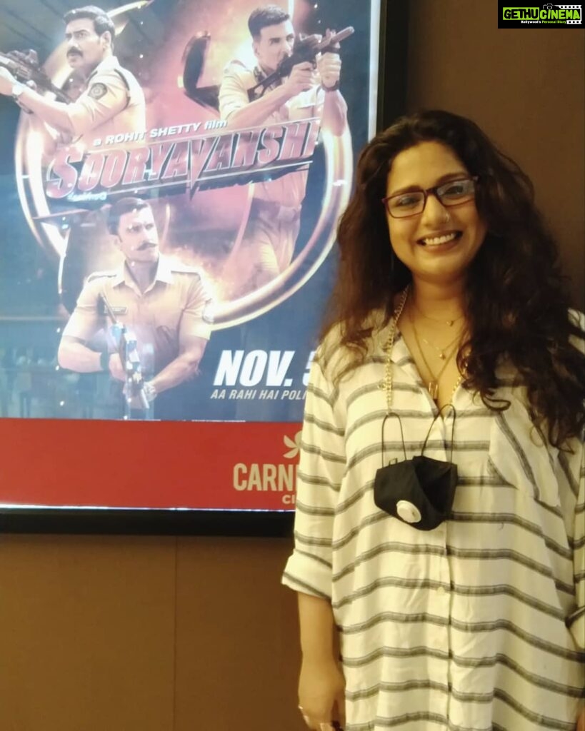 Kavita Radheshyam Instagram - I Will Not Say "Cinema Is Back".. I Will Say "Bollywood Is Back". POLICEEEEEEE ❤ #Sooryavanshi #BollywoodIsBack #ProudBollywoodian Pune City