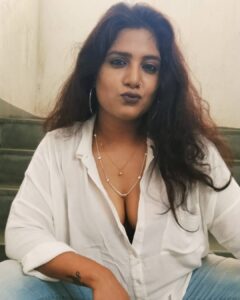 Kavita Radheshyam Instagram - I Am Going Down In A Blaze Of Glory..
Clothing Wear: @iswear.clothing