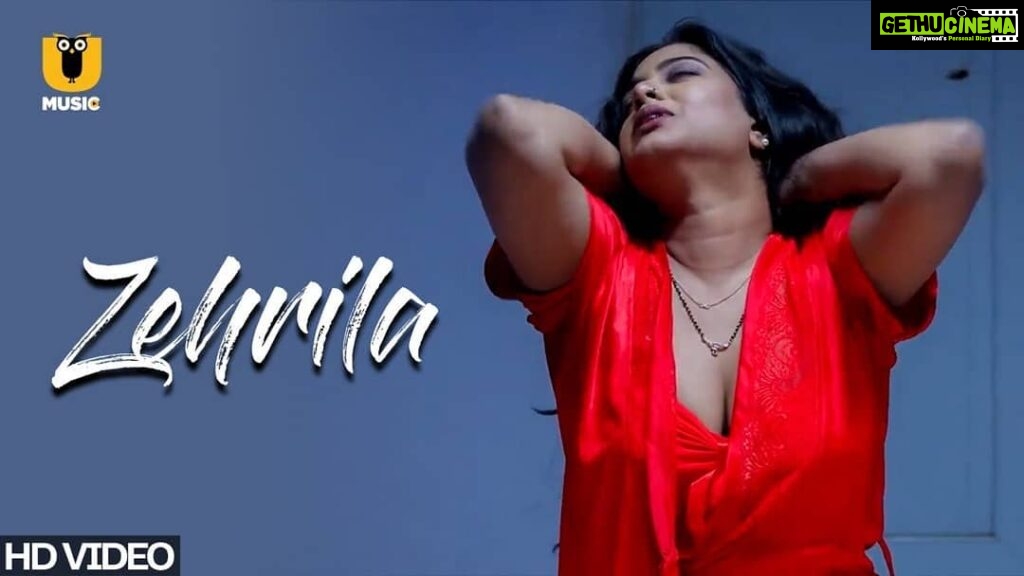 Kavita Radheshyam Instagram - Proudly Presenting The Kavita Bhabhi Song.. Zehrila.. @ulluapp Link 👇 https://youtu.be/McEiHdfckCY
