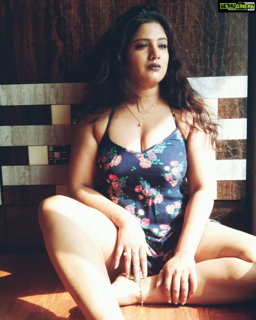 Kavita Radheshyam Instagram - Sunkissed Erotica ❤️