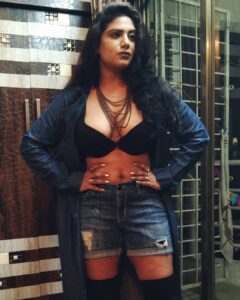 Kavita Radheshyam Instagram - Bad Girl.. Drunk By Six.. Kissing Someone Else's Lips..