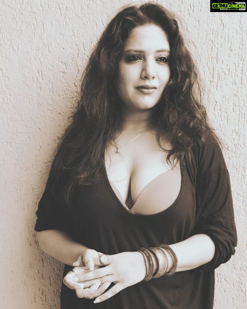 Kavita Radheshyam Instagram - Ek Jaadoo Hone Wala Hai ❤️