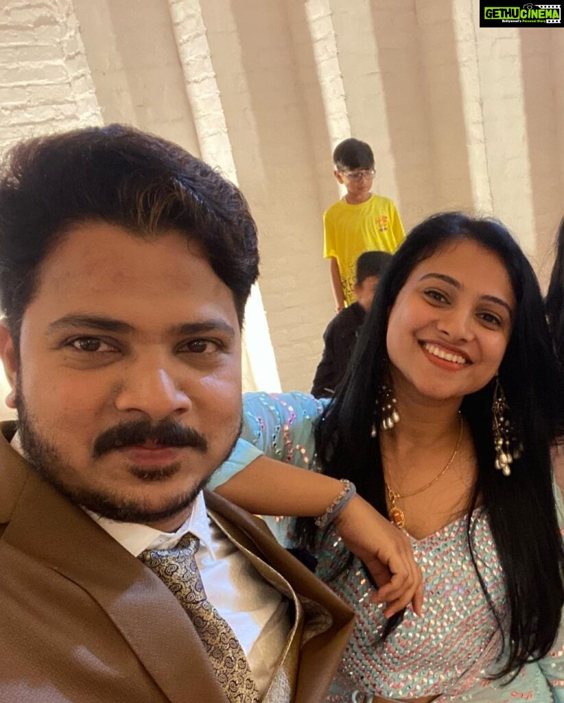 Kavitha Gowda Instagram - Congratulations to Swathi ithihas….. may you find your best friend in eachother & party with your own gang - family …. happy married life & Łódź of love to all of you Ps- sorry guys could not click a picture with the couple …