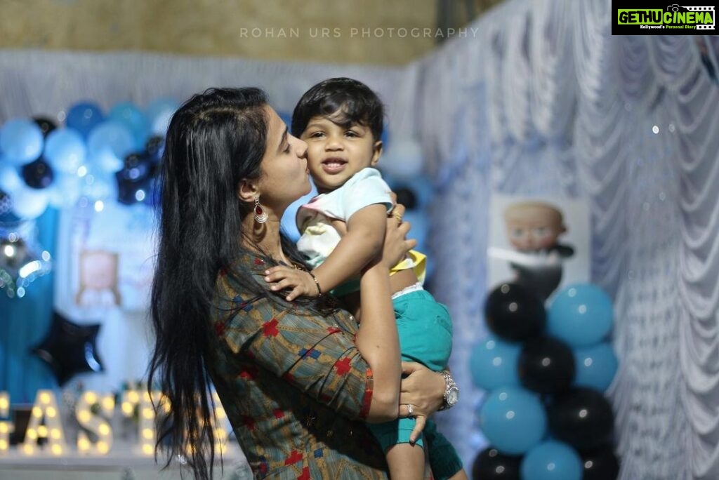 Kavitha Gowda Instagram - Happy birthday AGASTHYA . On this occasion we had the pleasure of meeting this cutie pie @dhanrajcm_official & the beautiful @shalini_dhanraj. The pandemic had distanced friends and family and I’m thinking distance is good for our safety yet it’s been nearly 2 years we are all living with this virus around . Hoping for a better life for all of us … 🤞🏻 Thankyou for having us over Łódź of love to all of you …