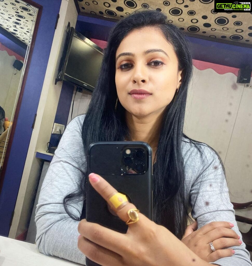 Kavitha Gowda Instagram - #selfie 😬😬😬 #cookuwithkirikku @starsuvarna