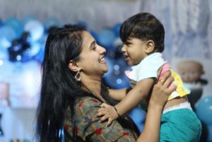 Kavitha Gowda Instagram - Happy birthday AGASTHYA . 

On this occasion we had the pleasure of meeting this cutie pie 
@dhanrajcm_official & 
the beautiful 
@shalini_dhanraj. 

The pandemic had distanced friends and family and I’m thinking distance is good for our safety yet it’s been nearly 2 years we are all living with this virus around . Hoping for a better life for all of us … 🤞🏻
 
Thankyou for having us over Łódź of love to all of you …