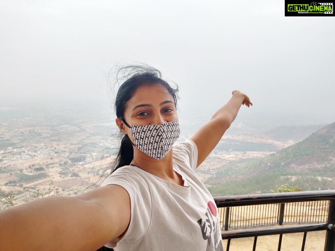 Kavitha Gowda - 70.4K Likes - You have this incredible way to make my heart happy ❤️
@chandan_kumar_official
Mi amore ❣️