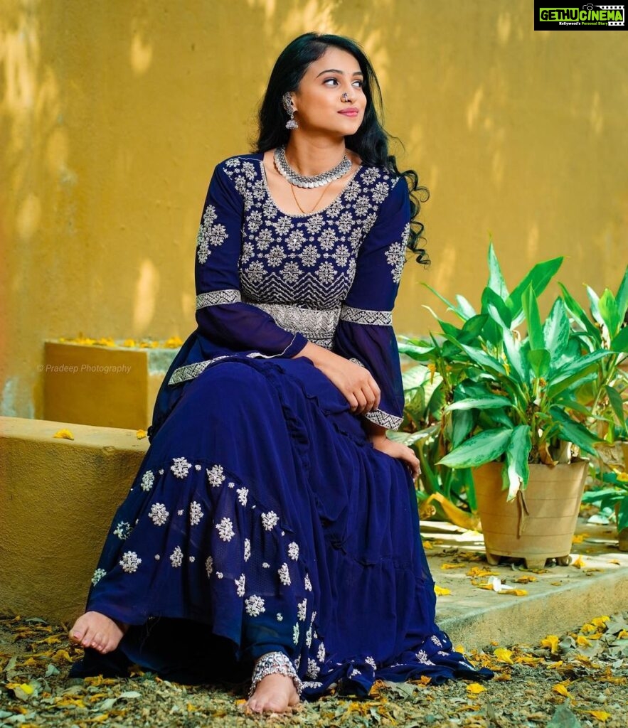 Kavitha Gowda Instagram - . . . . . P.C - @pradeepmachar Costume - @laxmikrishnaofficial M&H - @makeupby_tejashwini