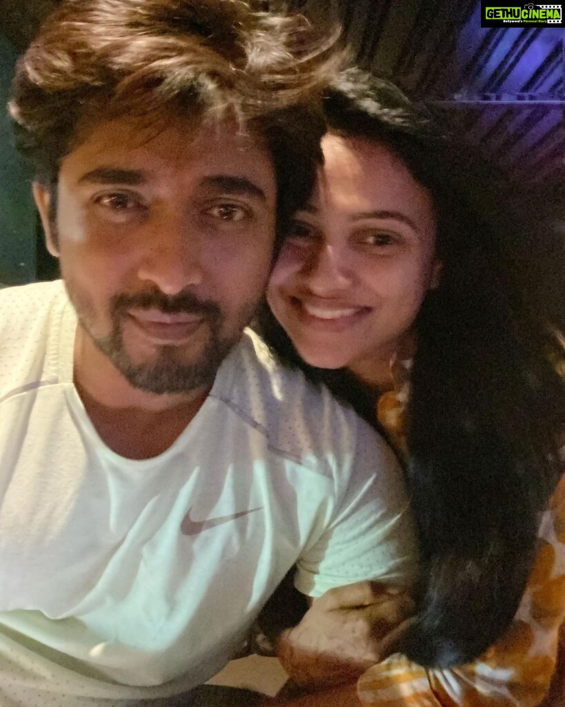 Kavitha Gowda Instagram - @hardrockcafe when in lost thoughts.... ❣️❣️❣️ @chandan_kumar_official