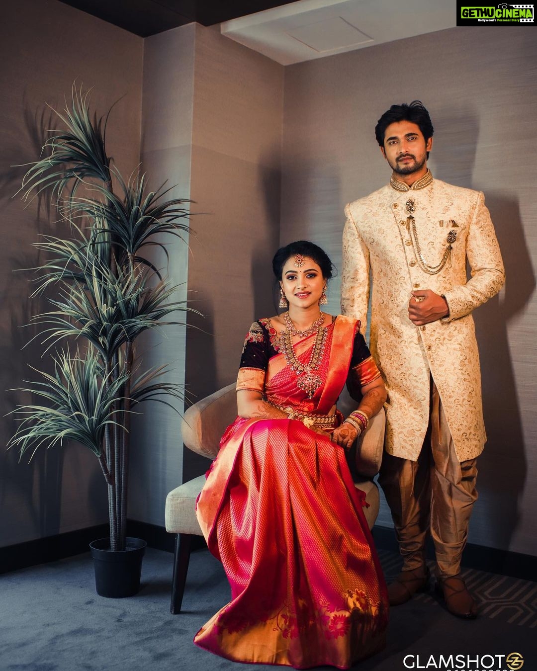 Kavitha Gowda - 88.4K Likes - @chandan_kumar_official ❣️
.
.
.
.
Photography videography
@glamshotz_official
Makeup:
@makeupby_tejashwini
@glamshotz_makeovers
Coustume: @shimmer_design_studio
Namratha Swaroop
Jewelry:
@lotus_silver_jewellery
Mehendi : @mehendistoriesbykiran