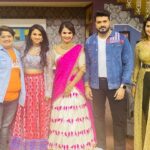 Kavitha Gowda Instagram - @shwetharprasad @kavya_gowdaaaaofficial @srujanlokesh @thenameis_remo . . . . . . . Costumes- @artistryby_priyankaharish Jewellery- @masterpiece_heritage