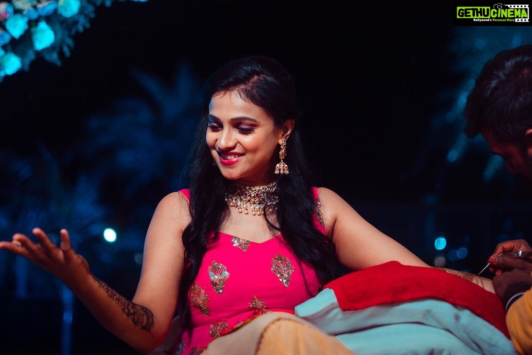 Kavitha Gowda - 66K Likes - @chandan_kumar_official ❣️❣️
@grandpicsphotography
@ramz_lifestylestories
@sridhar_rai
Picture credits - @glamshotz_official
@praveen_naik07
Makup - @makeupby_tejashwini
@glamshotz_makeovers
Costum - @shimmer_designer_studio
Mehendi - @mehendistoriesbykiran
Decor - @______arjun__gowda
Jewellery - @velvetboxby @beaded_treasures_jewelry @sreeramajewels .