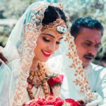 Kavitha Gowda Instagram - That moment beautifully captured ❤️ @chandan_kumar_official ❣️❣️ Picture credits - @glamshotz_official THANKYOU Praveen for capturing our moments so beautifully ❤️❤️ @praveen_naik07 Makup - @makeupby_tejashwini THANKYOU Teju and team for making me look my best for our special day .. ❤️❤️ @glamshotz_makeovers Costum - @shimmer_designer_studio THANKYOU Namratha ❤️❤️ Mehendi - @mehendistoriesbykiran Decor - @______arjun__gowda Jewellery - @velvetboxby @beaded_treasures_jewelry @sreeramajewels
