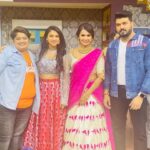 Kavitha Gowda Instagram - @shwetharprasad @kavya_gowdaaaaofficial @srujanlokesh @thenameis_remo . . . . . . . Costumes- @artistryby_priyankaharish Jewellery- @masterpiece_heritage