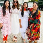 Kavitha Gowda Instagram - Campaigning day at Chickabalapura!Shot this reel With these cuties @geetha.bharathi.bhat @iam.kavitha_official @deepika__das before we ended campaigning for elections 2023
