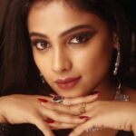 Kavitha Gowda Instagram - Makeup grooming classes , beginning from APRIL 3rd …… Beginner to advance , Learn all kinds of makeup , international styling , hairstyle , saree draping , tips & tricks , social media / digital marketing , how to create your live sessions , and much more . Learn from the best and kick start your career …. Goodie bags worth ₹20000 & more … Call 7022321777 for more information.. #selfmakeup #selflove #makeupartist #makeuptutorial #makeupcourse #makeupacademy #makeupaddict #makeup #sareedraping #halfsaree #hairstyles #hairtutorial #foundation #fashion #bridalmakeup #cocktail #cocktailmakeup #nomakeup #hdmakeup #airbrsh #airbrushmakeup #nonbridalmakeup #eyeshadow #eyelinertutorial #internationalmakeup #internationalhairstylist #southindianbride #southindianjewellery #instagramreels #instagrammarketing