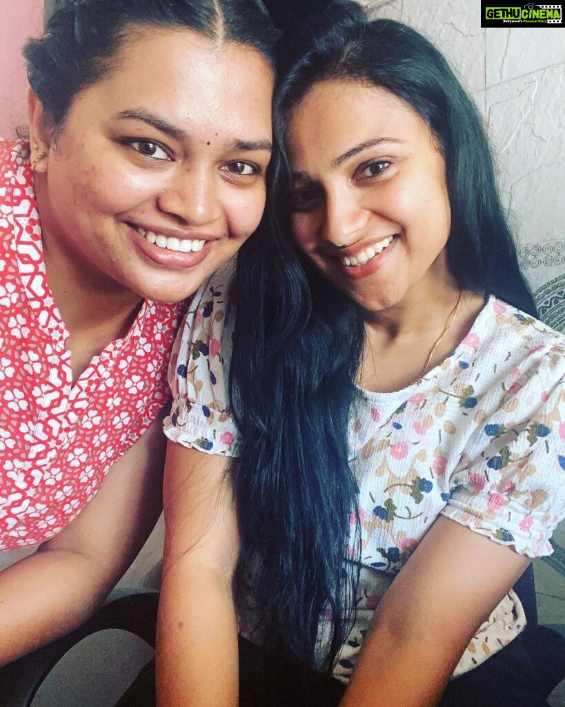 Kavitha Gowda Instagram - #friendshipgoals @swathi_kallesh04