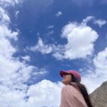 Kavya Thapar Instagram - Swipe to grab my attention and a 😊 Lahaul