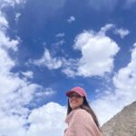 Kavya Thapar Instagram - Swipe to grab my attention and a 😊 Lahaul