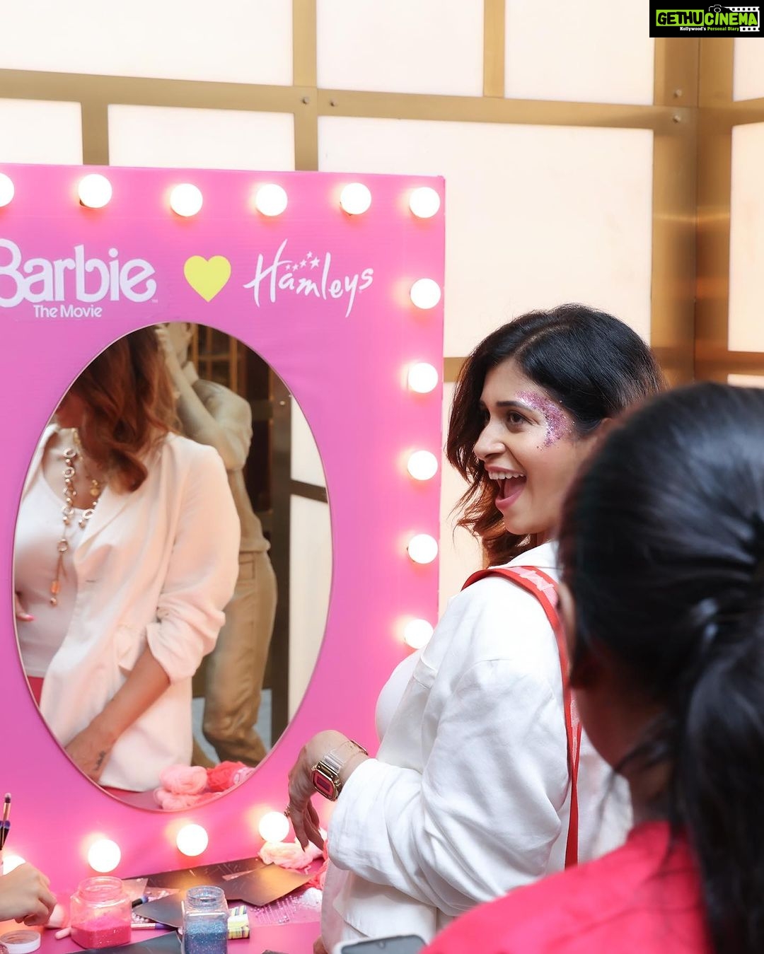 Kishwer Merchant Instagram - Hey August,Be Nice 💗