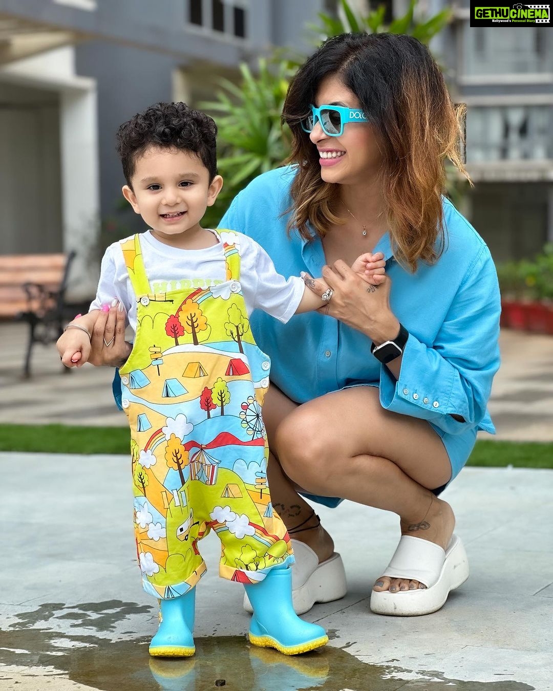 Kishwer Merchant Instagram - Guess who's been shopping smart even before the FirstCry Sale kicked off? 🛒 It's me, right here! I couldn't resist adding my favorite products to my cart in advance to make sure I grab them at the best prices. ✨ I've had my eye on the Babyhug Tent Print T-Shirt & Dungaree Set, and I couldn't resist adding it to my cart, the cute prints and vibrant color combinations make it a must-have for the summer season. 🌞 And guess what? By becoming a FirstCry Club Member, you can unlock even greater savings like FREE shipping, up to 10% extra discount, cash benefits and early access to the most exciting sale events.! 💕🛒 Don't miss out on your favorite products at amazing prices. Use KishwerMJ50 to get 50% off on Fashion & 45% off on everything else ! Hurry before stocks run out!📢 #MomOfAllSales23 #MOAS23BestOfFashion #MOASJuly23 #MOAS23 #Firstcryfashion #FussNowAtFirstcry #FirstcryIndia #Firstcry #FirstcrySale #FirstCryForever #kids @firstcryindia