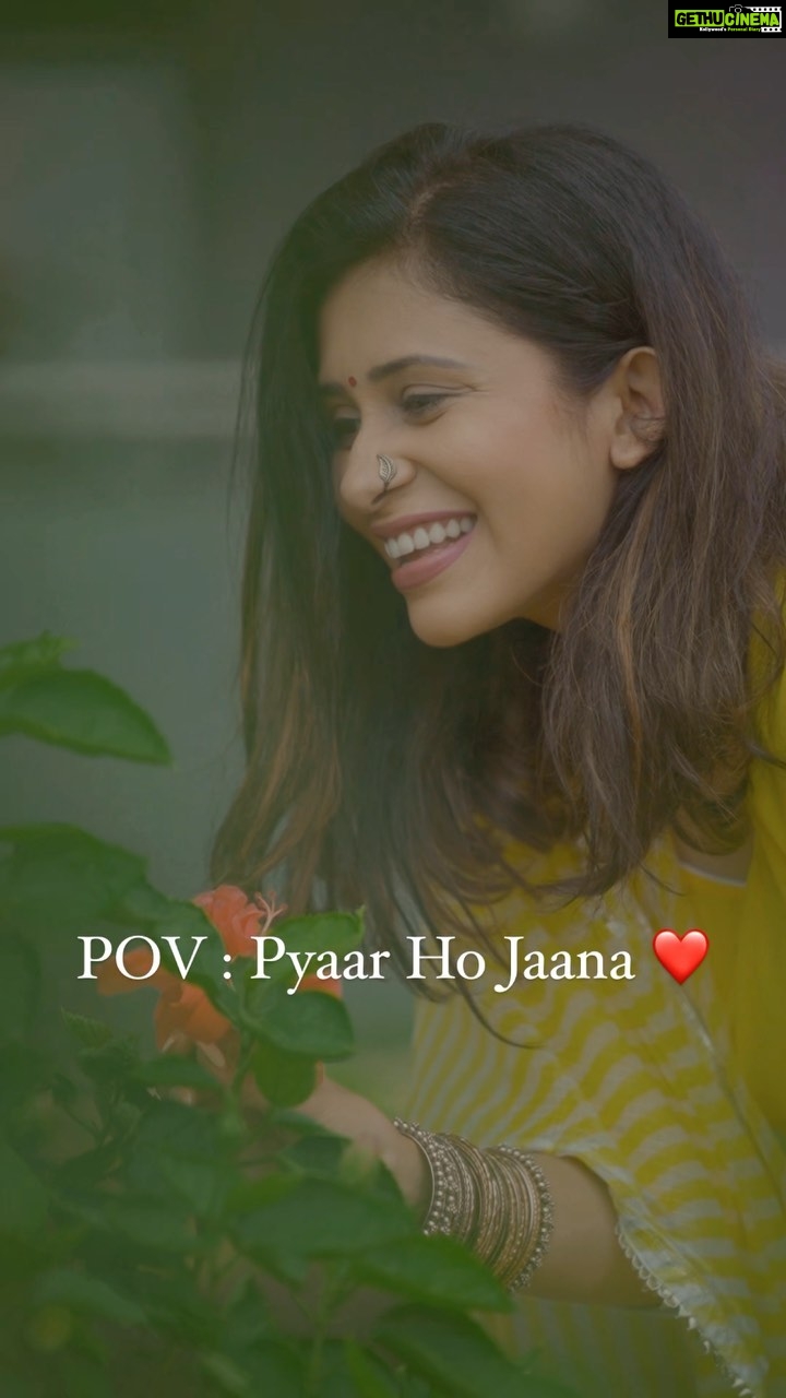 Kishwer Merchant Instagram - Falling in love with your own song ❤️🌹 and your own BeeWee 🤣🤣❤️🌹 @kishwersmerchantt Boht sundar gaana @sandeepsaxenaofficial ❤️ Laaddi veera @daksshajitsingh 🖊️❤️ kyaaaaa likhaa hai waaah ❤️ #RabbDiMehhar those who havent seen the film yet , go watch it with your loved ones ❤️