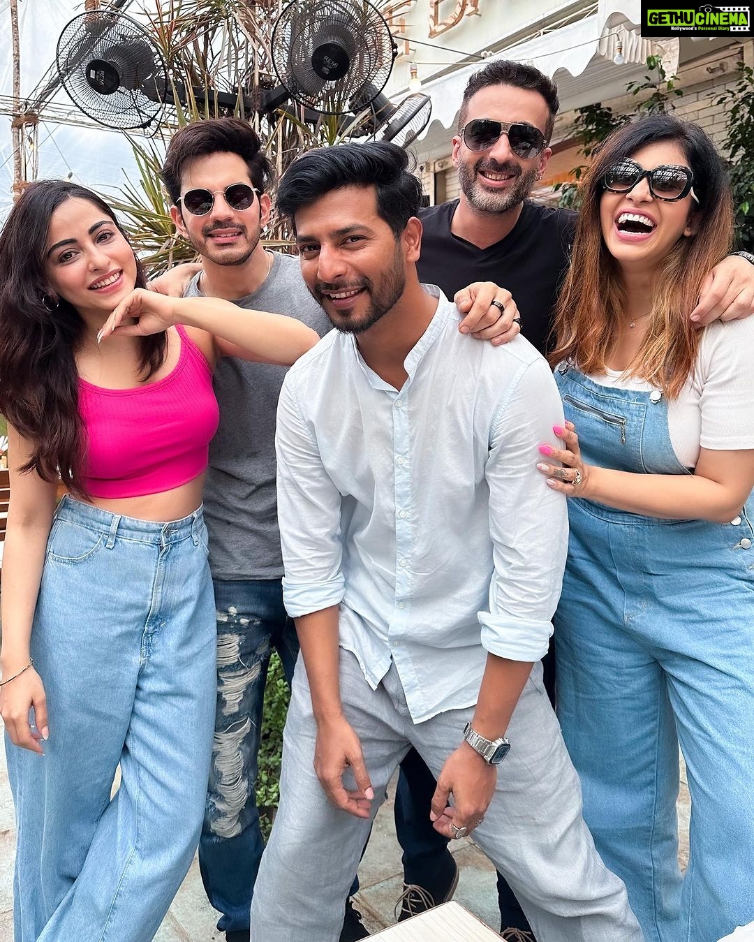 Kishwer Merchant Instagram - famous five 🫰🏻