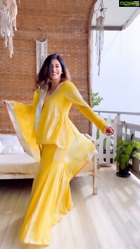 Kishwer Merchant Instagram - Looking like a Sunflower 🌻 Outfit @theloom.in