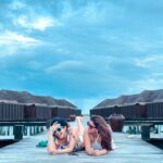 Kishwer Merchant Instagram - When she first says “What all you make me do for pictures” but finally gives in 🤣🤣 . Just chilling @coco_resorts @irisreps . #travel #sisinlaw #sistersinlaw #family #crazy #maldives #trip