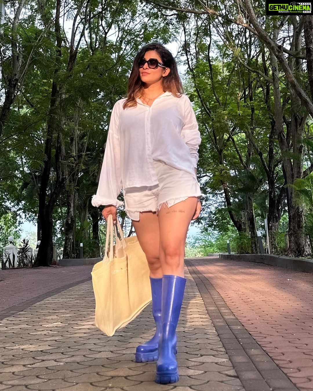 Kishwer Merchant Instagram - Staycation Flashback ✌🏻