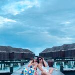 Kishwer Merchant Instagram - When she first says “What all you make me do for pictures” but finally gives in 🤣🤣 . Just chilling @coco_resorts @irisreps . #travel #sisinlaw #sistersinlaw #family #crazy #maldives #trip