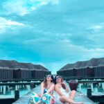 Kishwer Merchant Instagram - When she first says “What all you make me do for pictures” but finally gives in 🤣🤣 . Just chilling @coco_resorts @irisreps . #travel #sisinlaw #sistersinlaw #family #crazy #maldives #trip