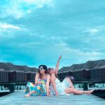 Kishwer Merchant Instagram - When she first says “What all you make me do for pictures” but finally gives in 🤣🤣 . Just chilling @coco_resorts @irisreps . #travel #sisinlaw #sistersinlaw #family #crazy #maldives #trip