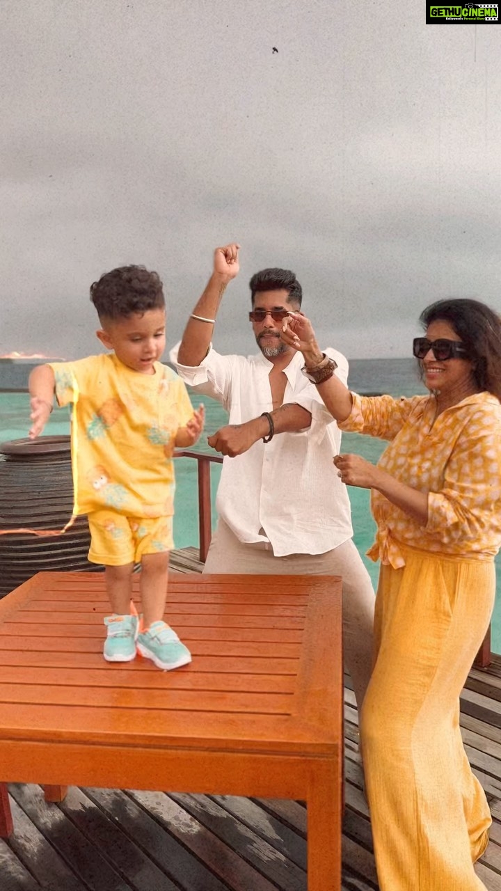 Kishwer Merchant Instagram - Life is a stage, dance your heart out ❤️ specially when you’re surrounded by the people you LOVE ❤️🧿 Thankyou for making my birthday so beautiful and memorable ❤️ @coco_resorts @irisreps ! #Sukishkababy #NirvairRai