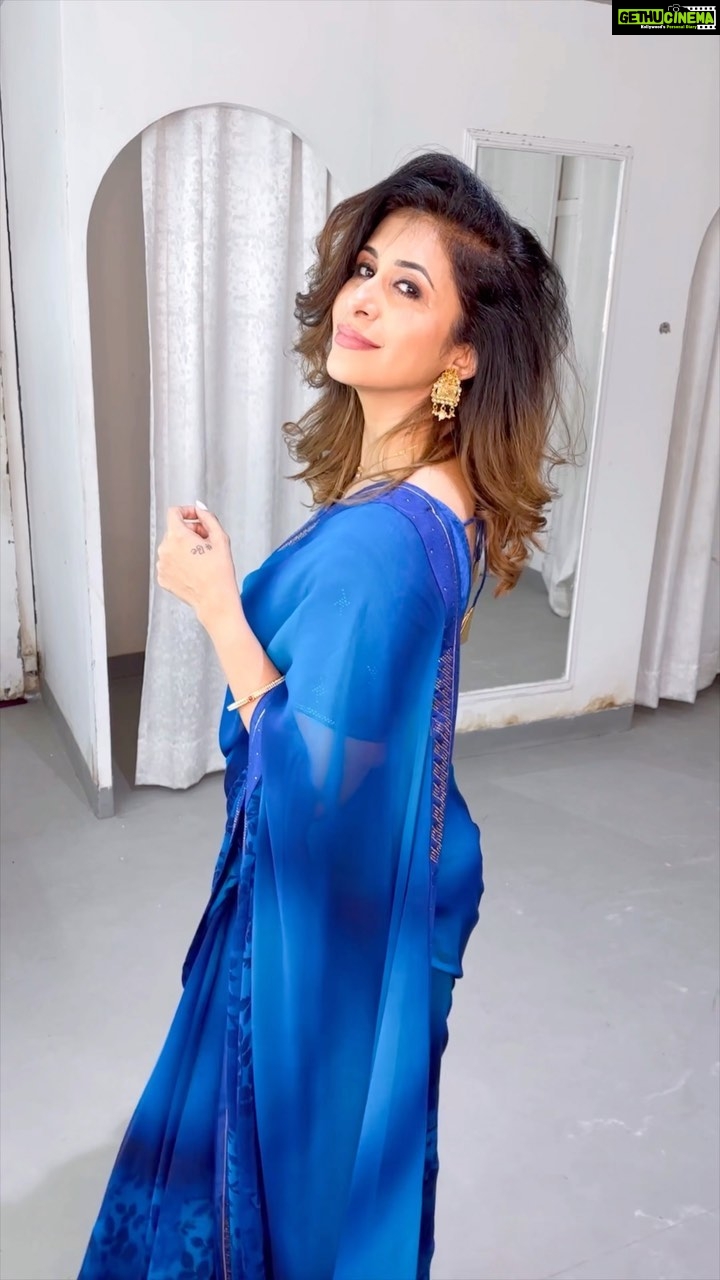 Kishwer Merchant Instagram - Quick Shoot in Delhi and now headed back to Bombay 🌷