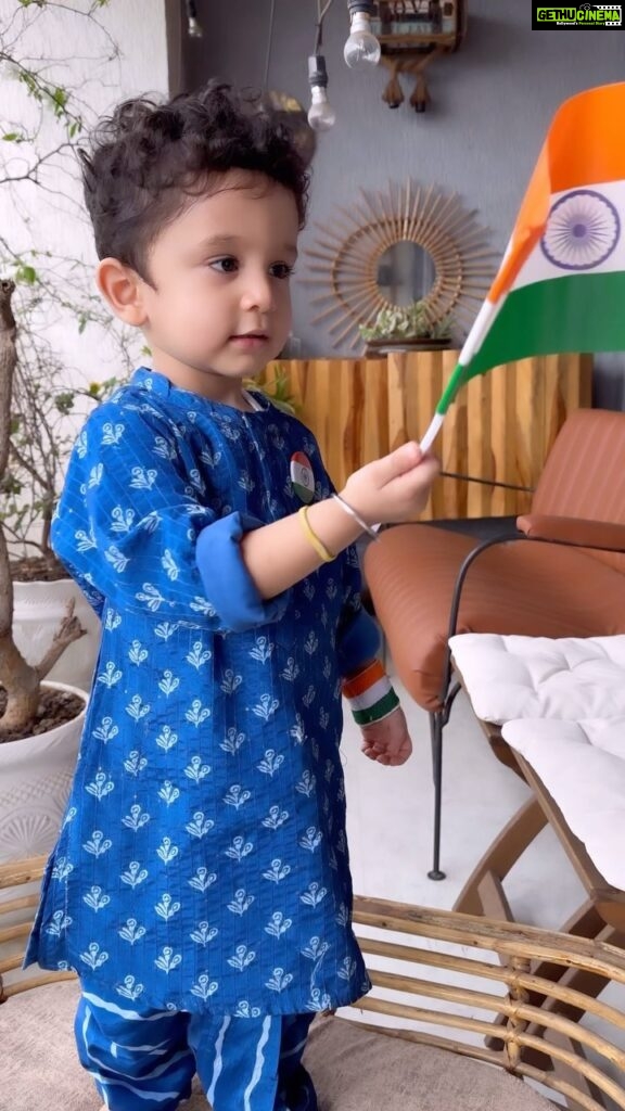 Kishwer Merchant Instagram - This little heart of mine celebrated Independence Day in school today .. they were suppose to dress up as the Colors of the Indian Flag .. I know it's Saffron , White and Green but right from my childhood the Ashok chakra has really fascinated me , I feel it just completes our Flag.. and so I dressed him up as that ❤🧿