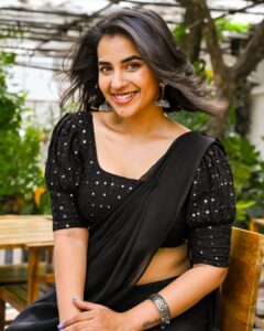 Komalee Prasad Instagram - In my element...❤️‍🔥🦋🥰🧿

Styling and outfit - my fav @gaurinaidu 😘

#sasivadane #promotions #djpilla