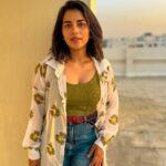 Komalee Prasad Instagram - Heart made of liquid sunsets... 🌤️🌼❤️ #goldenhour