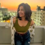 Komalee Prasad Instagram – Heart made of liquid sunsets…
🌤️🌼❤️

#goldenhour