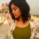 Komalee Prasad Instagram - Heart made of liquid sunsets... 🌤️🌼❤️ #goldenhour