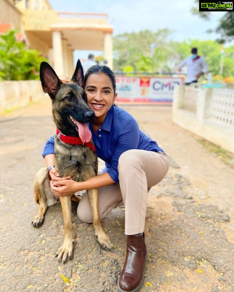 Komalee Prasad Instagram - Deeply hurt to say that Max (Sasha) from #HIT2 is no more.... I have spent most of my time with her on the sets..hope heaven is treating her with her fav treats , balls and fetch games... Thank you for coming into our lives... Varsha is incomplete without you..I hope varsha could come to save you this time.. 🌸💔 Condolences and strength to Anand...@happy_dogs_training_school ... You were the best person she could have as a parent 🌸